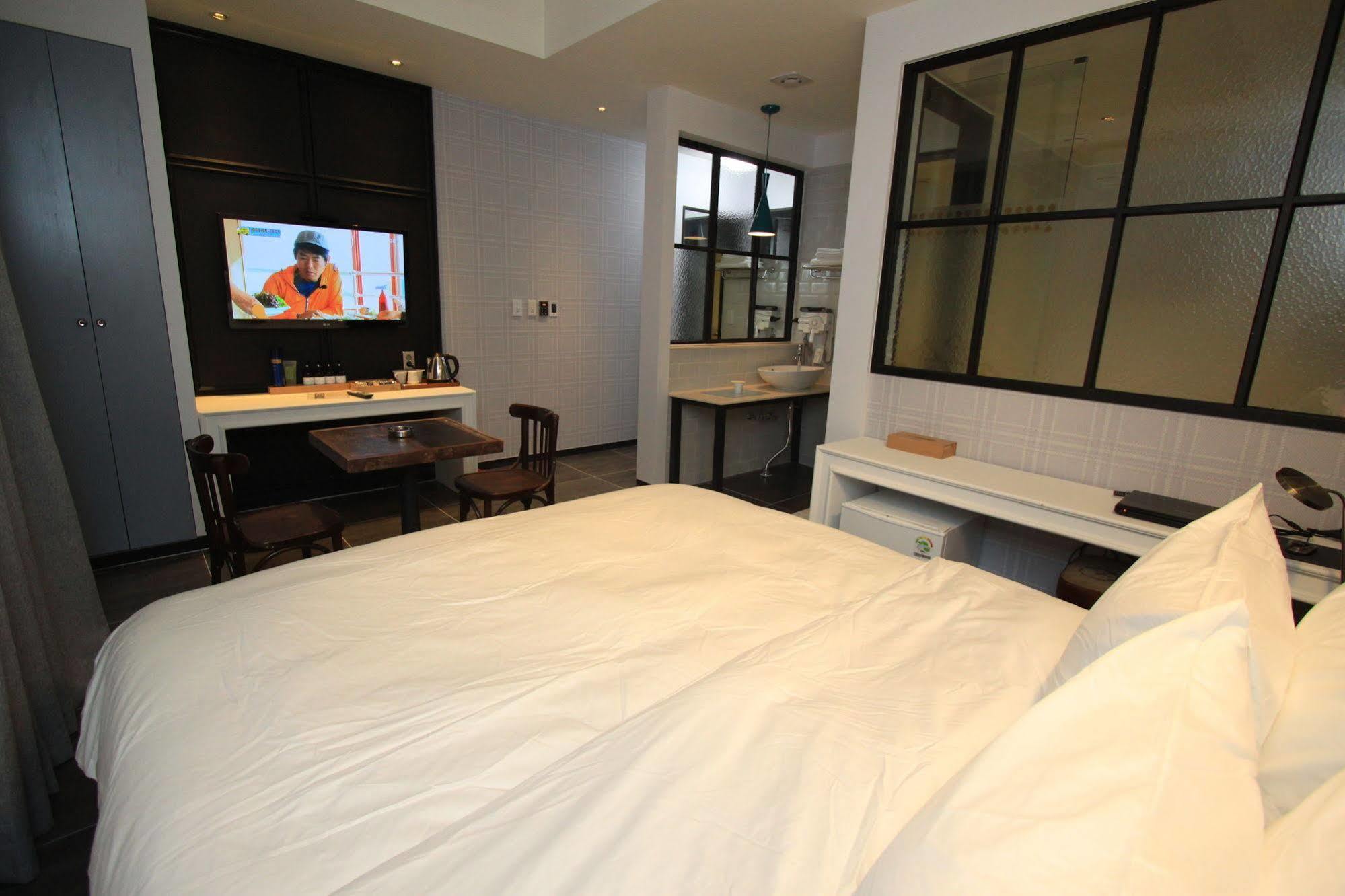 Hound Hotel Changwon Ngoại thất bức ảnh