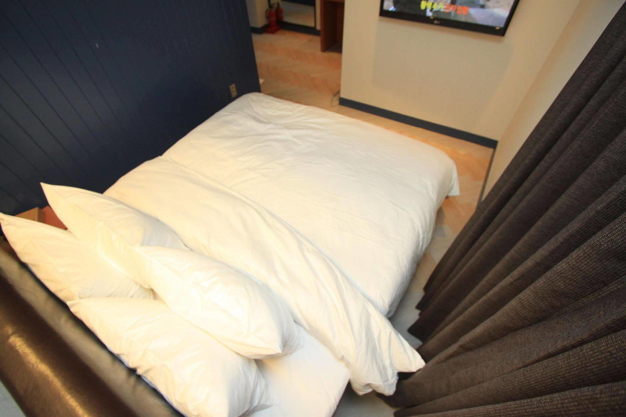 Hound Hotel Changwon Ngoại thất bức ảnh